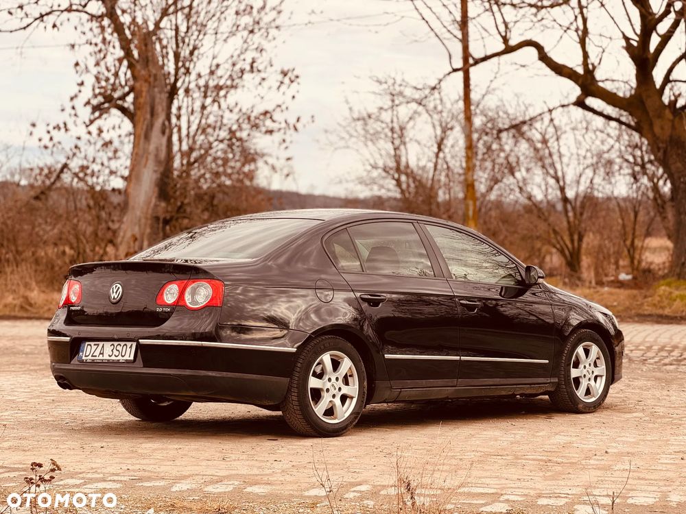 Volkswagen Passat - 11