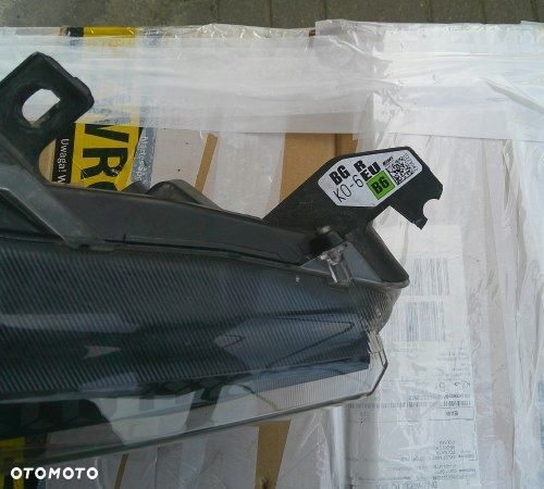 TOYOTA YARIS IV 4 SOCZEWKA PRAWA PRZEDNIA LAMPA ORYGINAŁ - 9