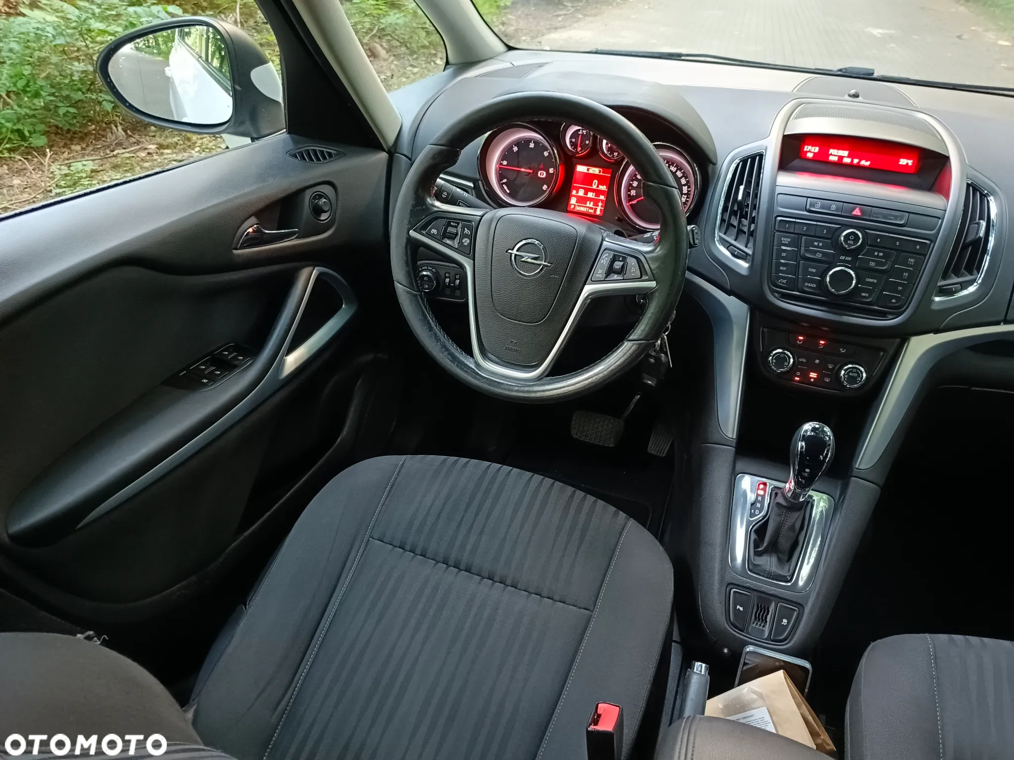 Opel Zafira 2.0 CDTI Enjoy - 29