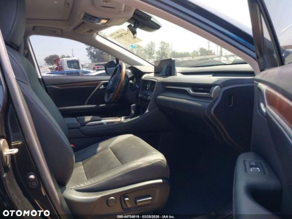 Lexus RX - 9
