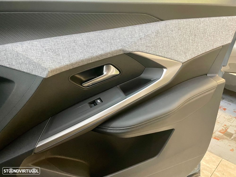 Peugeot 3008 1.2 Hybrid Allure Pack e-DCS6 - 33