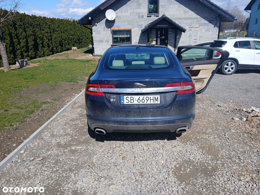 Jaguar XF 3.0 V6 D - 9