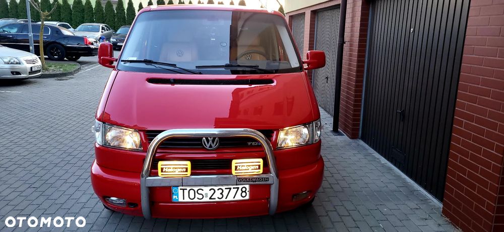 Volkswagen Caravelle - 8