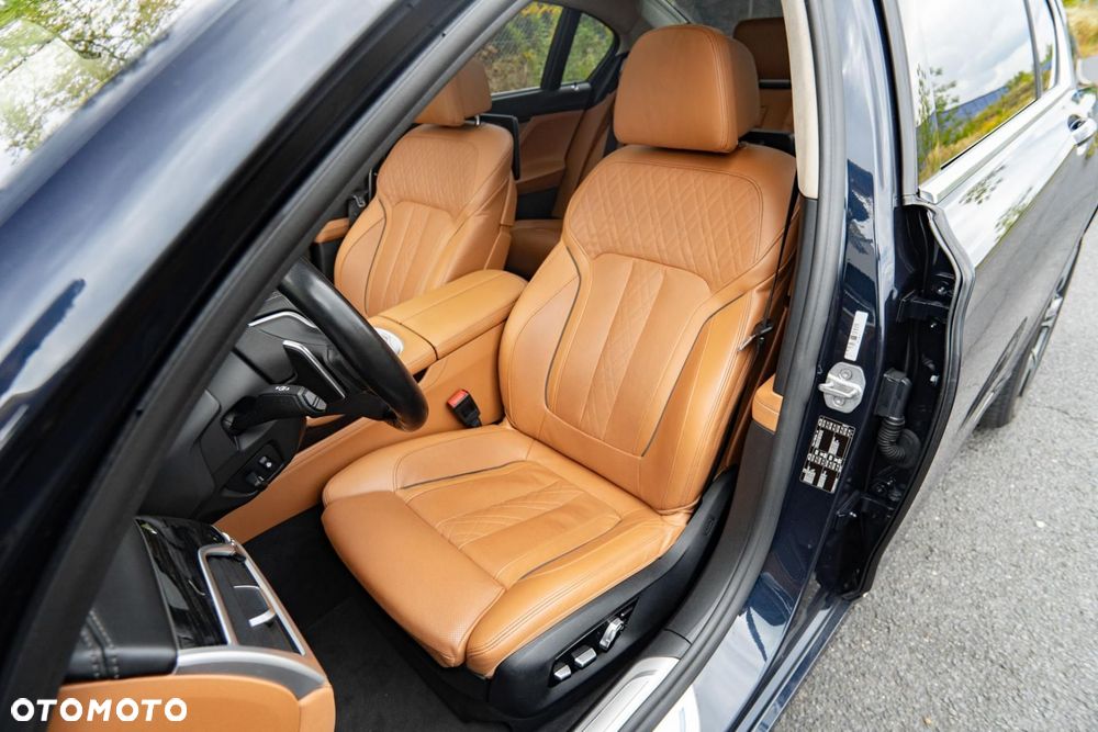 BMW Seria 7 740Li xDrive - 14