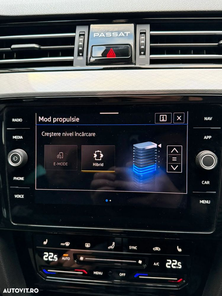 Volkswagen Passat - 13