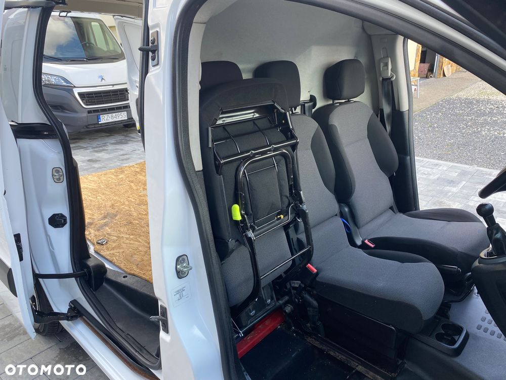Citroën BERLINGO 1.6 HDI, MAX długi, 3-osobowy, klimatyzacja, zakupiony w salonie w Rzeszowie - 21