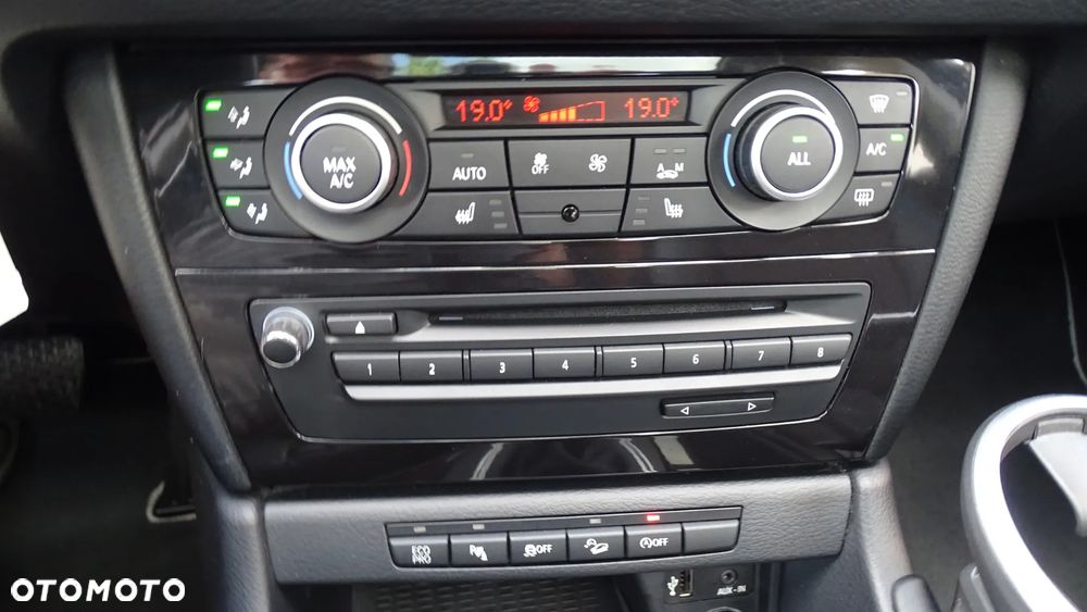 BMW X1 xDrive20d xLine - 12