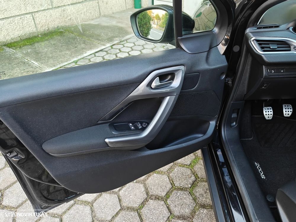 Peugeot 2008 1.5 BlueHDi Style - 17