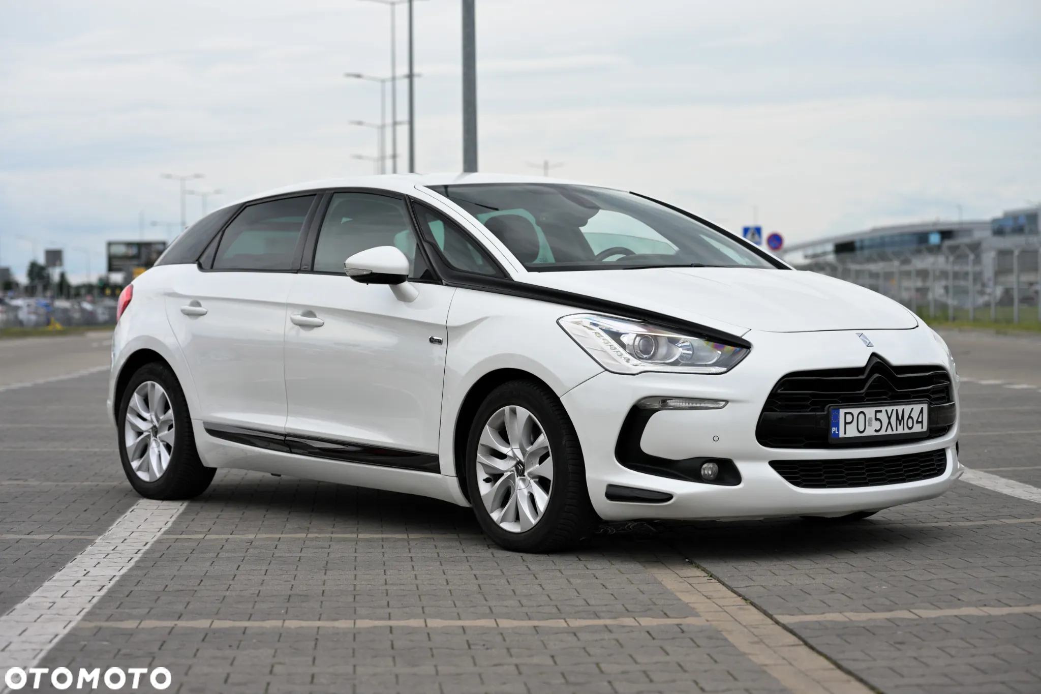 Citroën DS5 2.0 HDi Hybrid4 SoChic MCP - 4