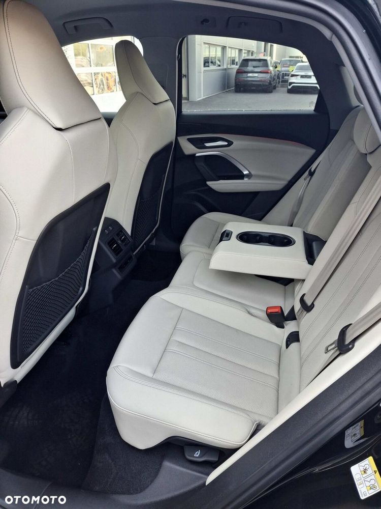 Audi Q5 Sportback - 14