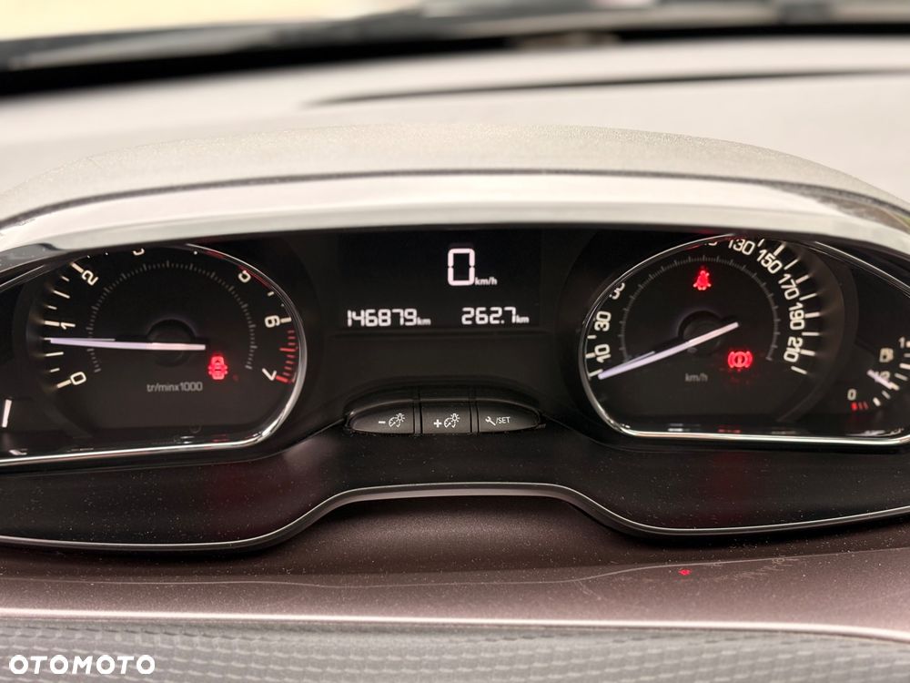 Peugeot 2008 120 VTI Allure - 15