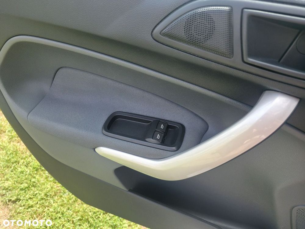 Ford Fiesta - 21