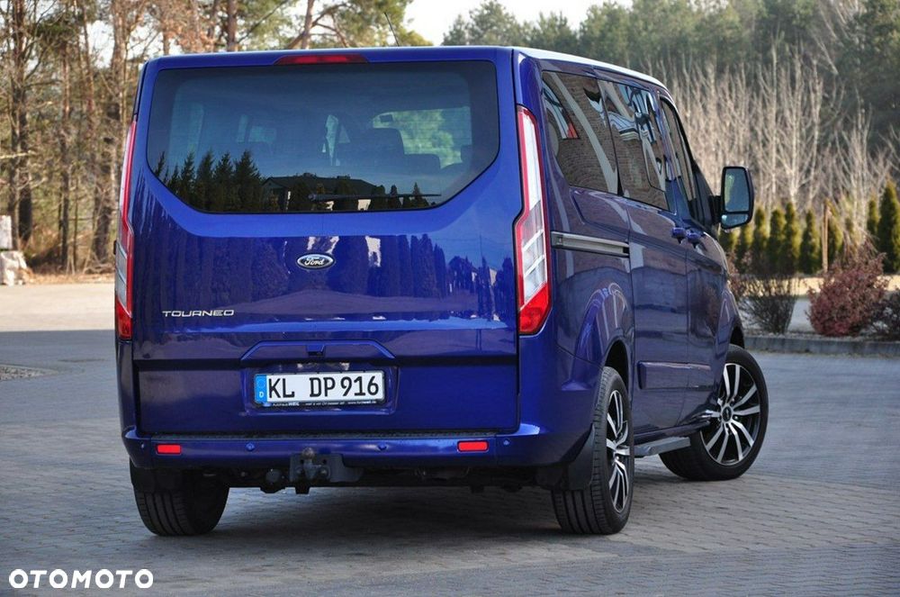 Ford Tourneo Custom - 13