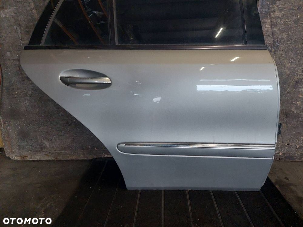 DRZWI KOMPLETNE PRAWY TYŁ MERCEDES-BENZ W211 E KLASA KOMBI - 2
