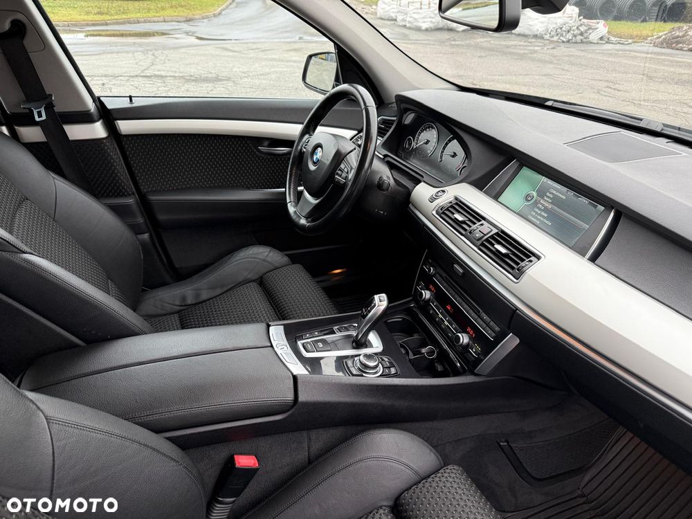 BMW Seria 5 535i xDrive - 25