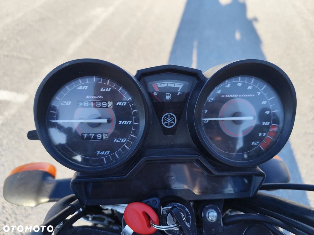 Yamaha YBR - 9