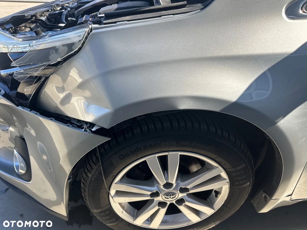 Toyota Avensis 2.0 Premium MS - 11