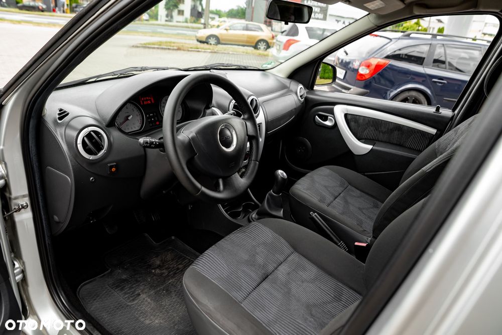 Dacia Logan 1.6 16V Laureate - 18