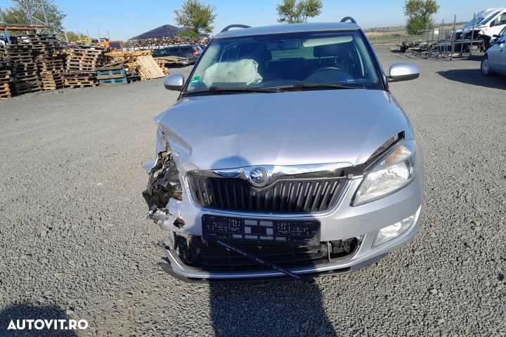 Trager / Calandru 5J0010454H 1.2 BENZINA Skoda Fabia 5J [facelift] [2 - 4