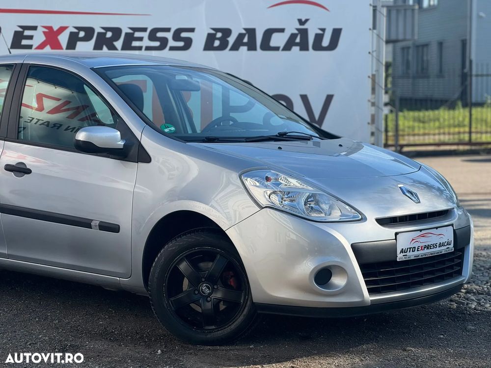 Renault Clio 1.2 16V 75 Collection - 13