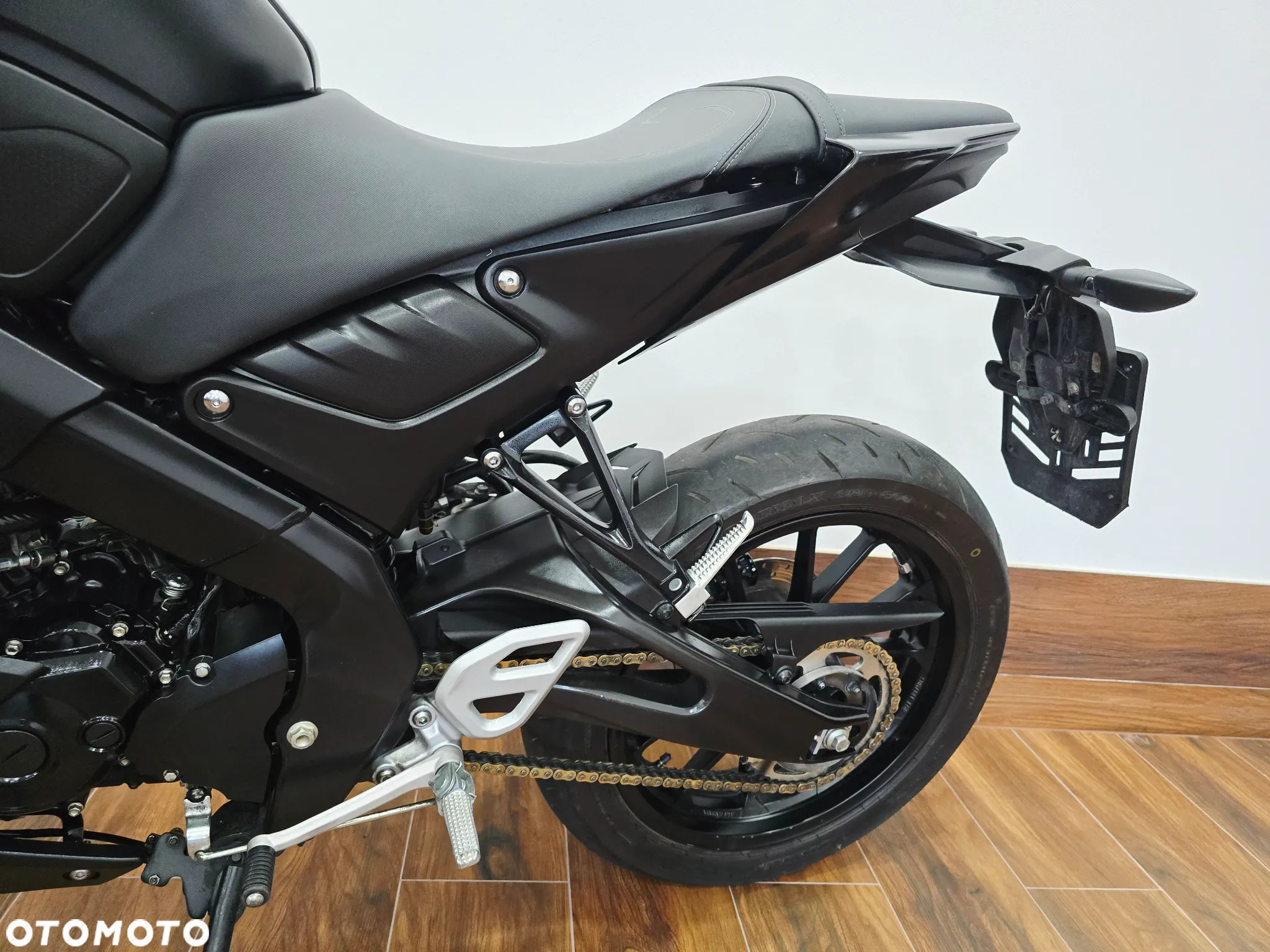 Yamaha MT - 27