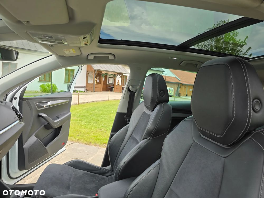 Skoda Karoq 2.0 TDI SCR 4x4 DSG Sportline - 34