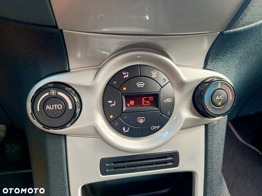 Ford Fiesta 1.25 Ambiente - 26