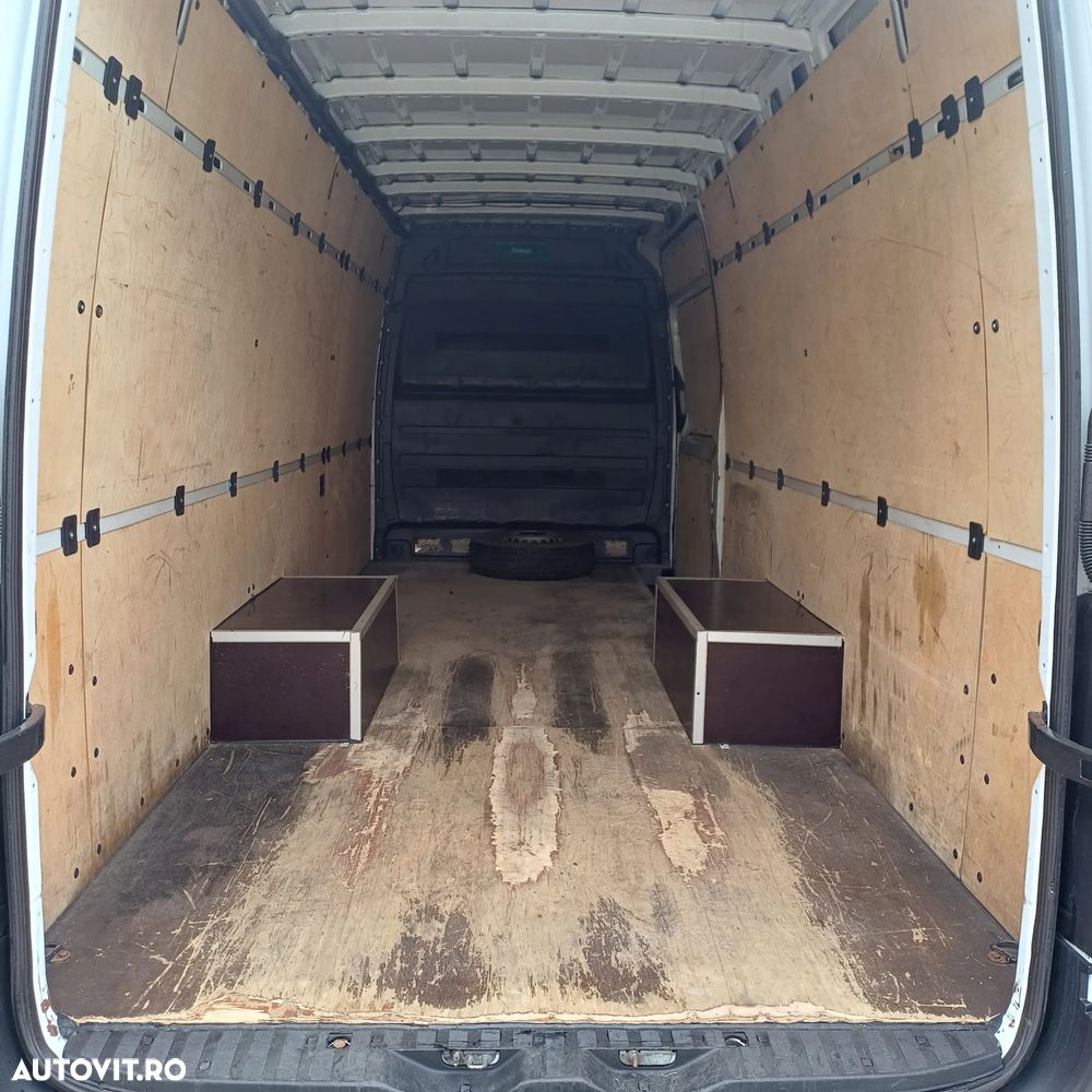 Mercedes-Benz Sprinter - 5