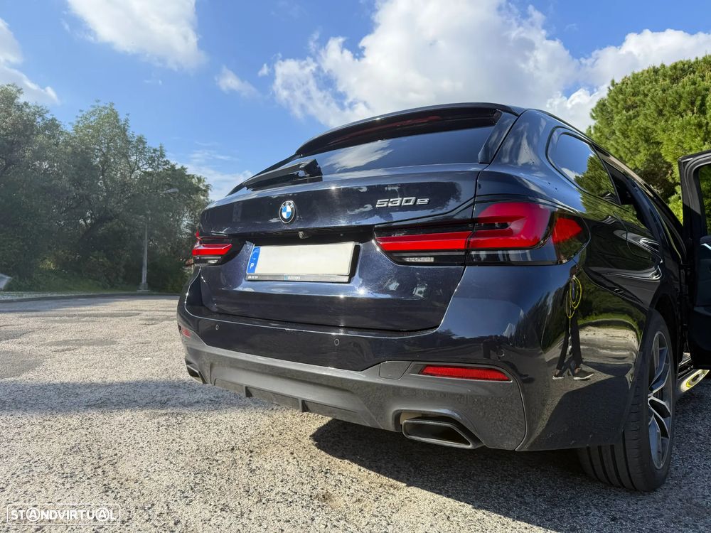 BMW 530 e Pack Desportivo M - 8