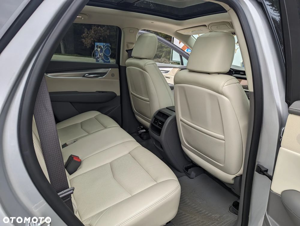 Cadillac XT5 - 10