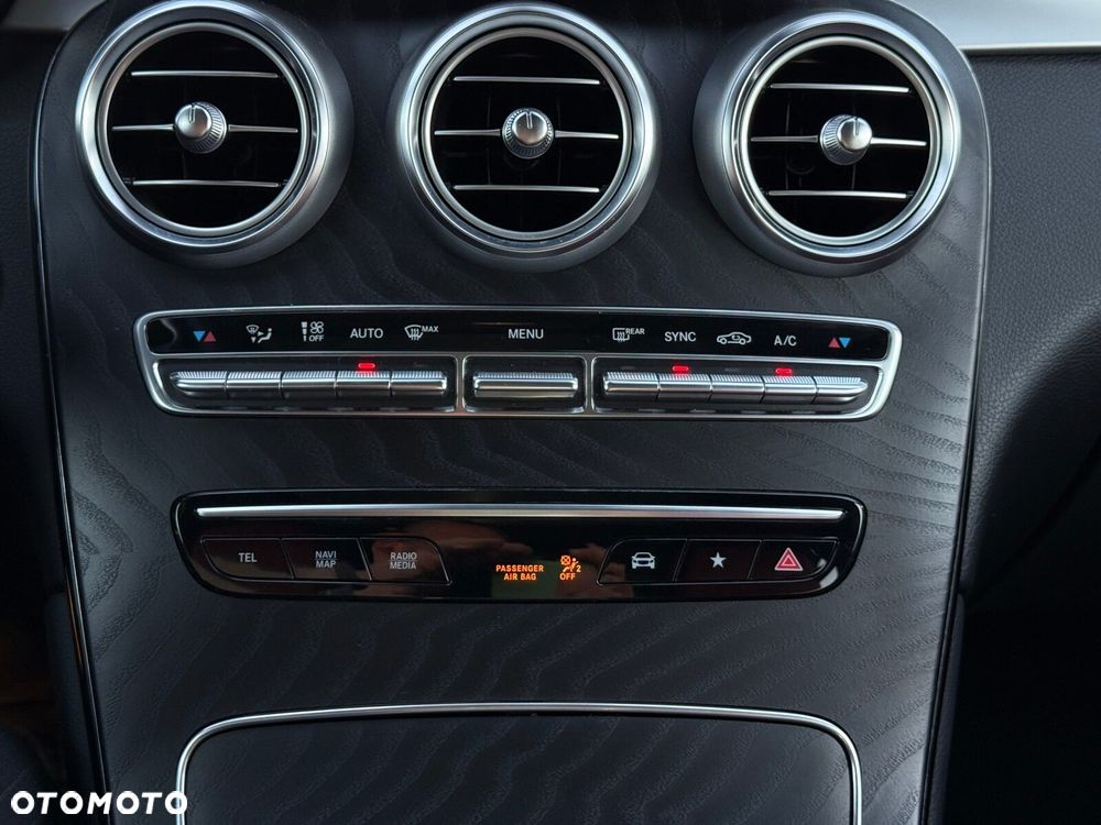 Mercedes-Benz GLC 300 d 4-Matic - 23