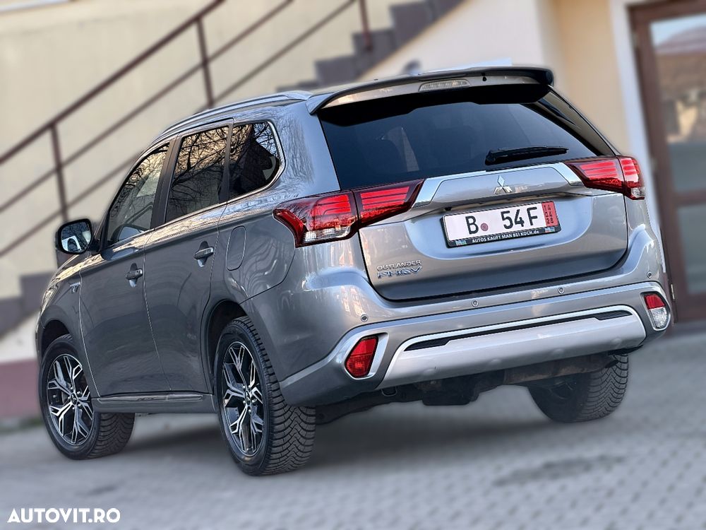 Mitsubishi Outlander - 15
