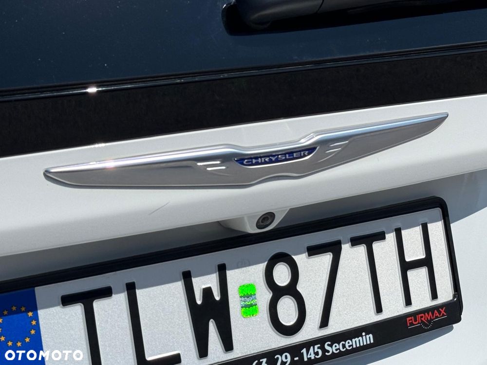 Chrysler Pacifica - 21