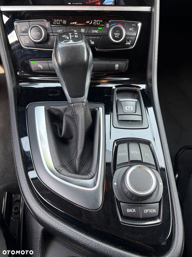 BMW Seria 2 220i Sport - 23