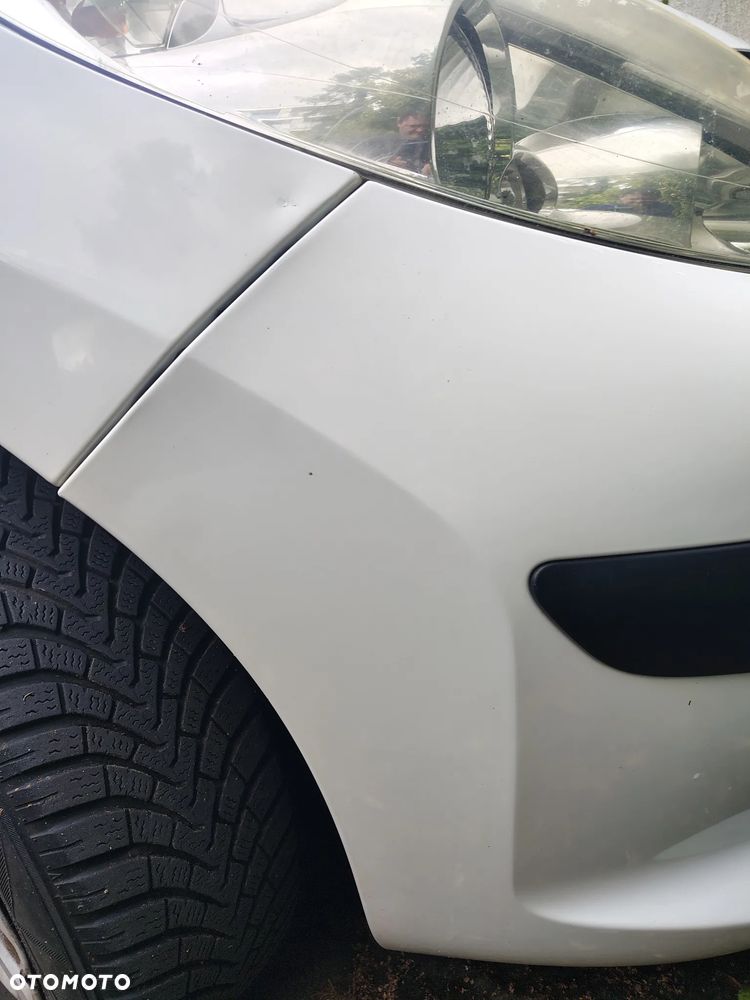 Peugeot 207 1.4 HDi Presence - 34