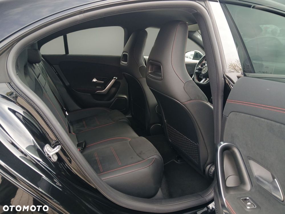 Mercedes-Benz CLA 180 mHEV AMG Line 7G-DCT - 14