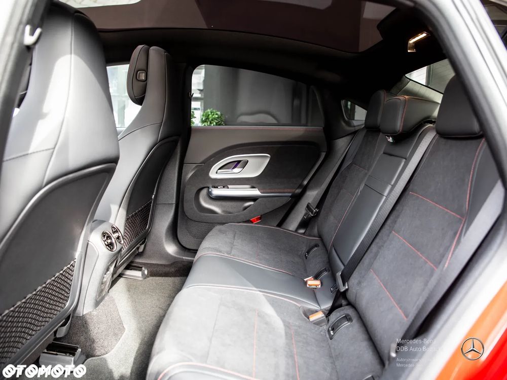 Mercedes-Benz CLA - 9