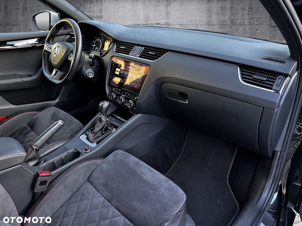 Skoda Octavia 2.0 TSI RS Challenge 245 DSG - 12