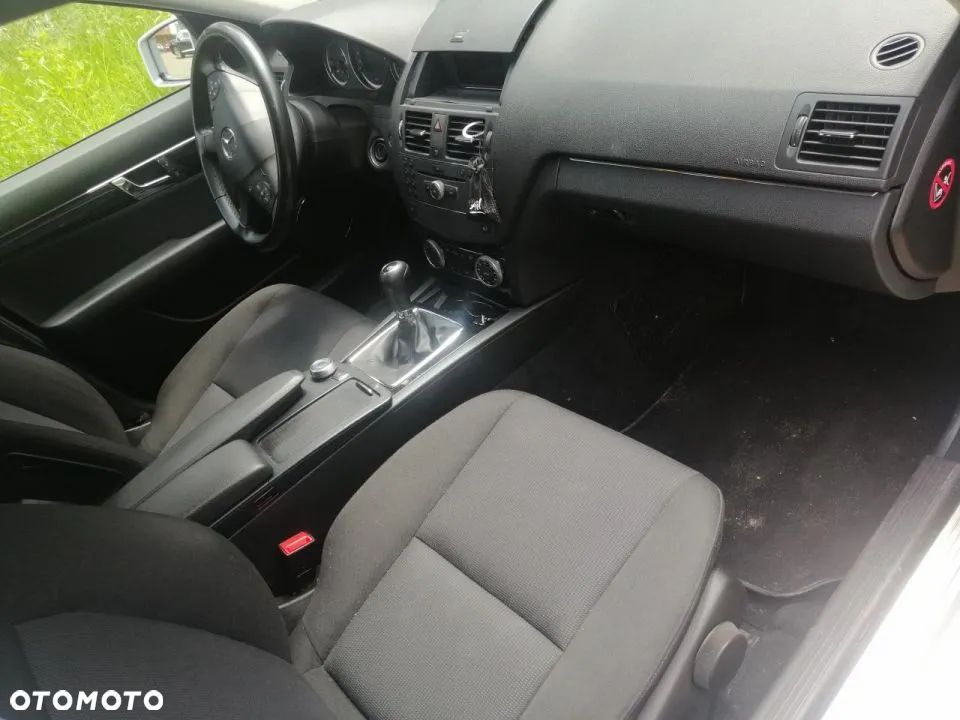 Mercedes-Benz Klasa C 180 T Kompressor BlueEFFICIENCY Elegance - 17