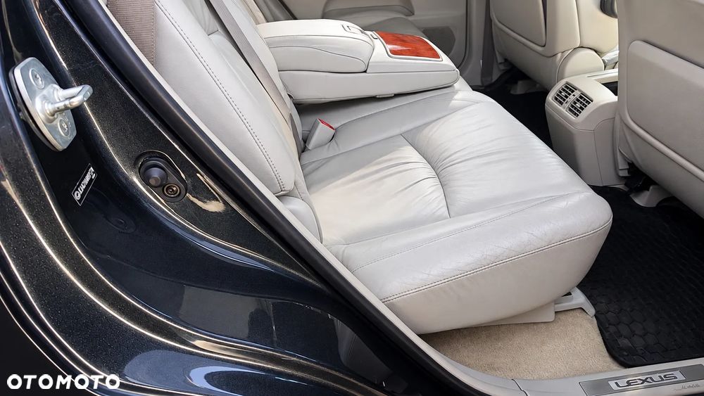 Lexus RX - 23