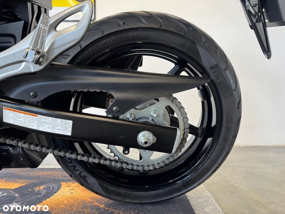 Suzuki Gladius - 25