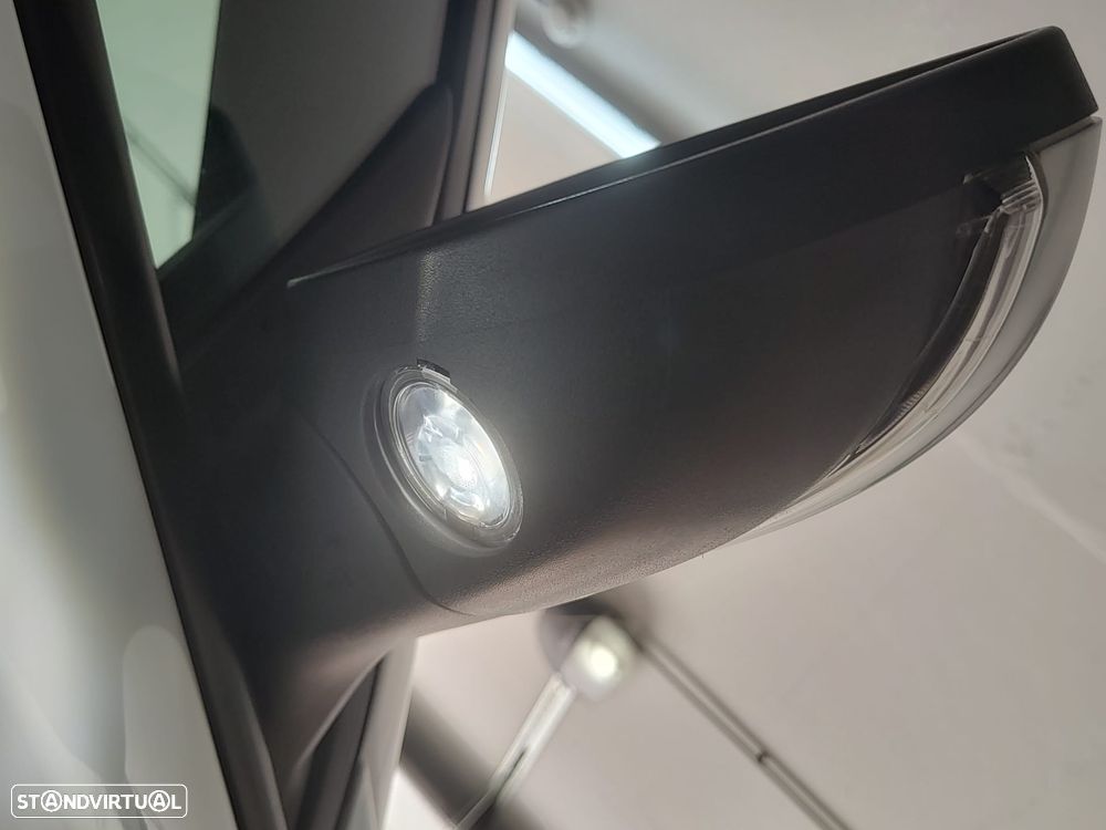 Ford Focus 1.0 EcoBoost S&S ST-LINE X - 9