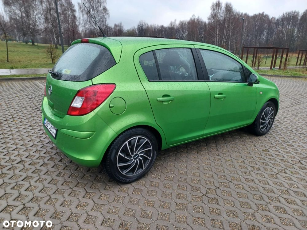 Opel Corsa 1.2 16V Cosmo - 6
