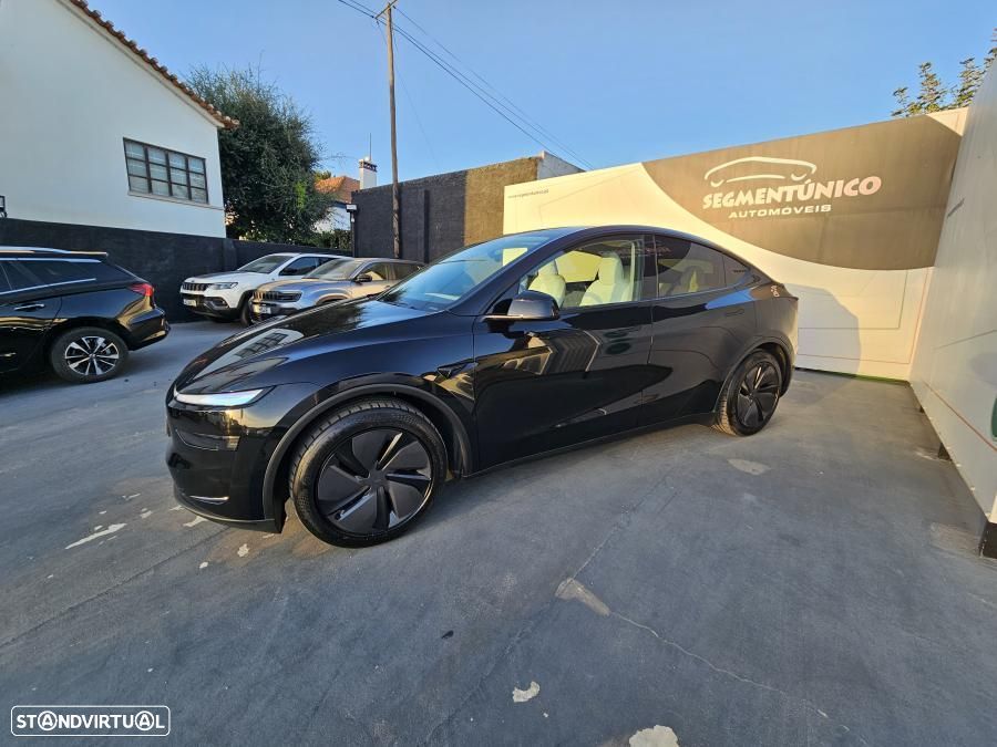 Tesla Model Y Long Range Dual Motor AWD - 9