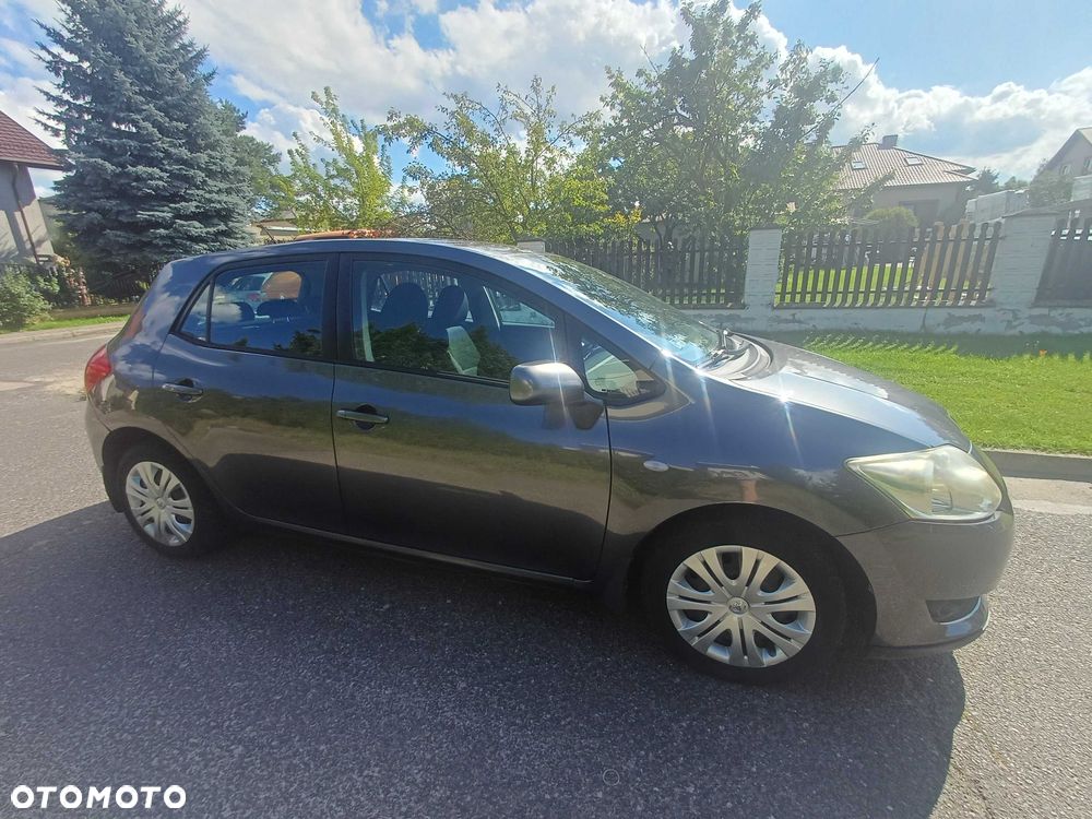 Toyota Auris - 2