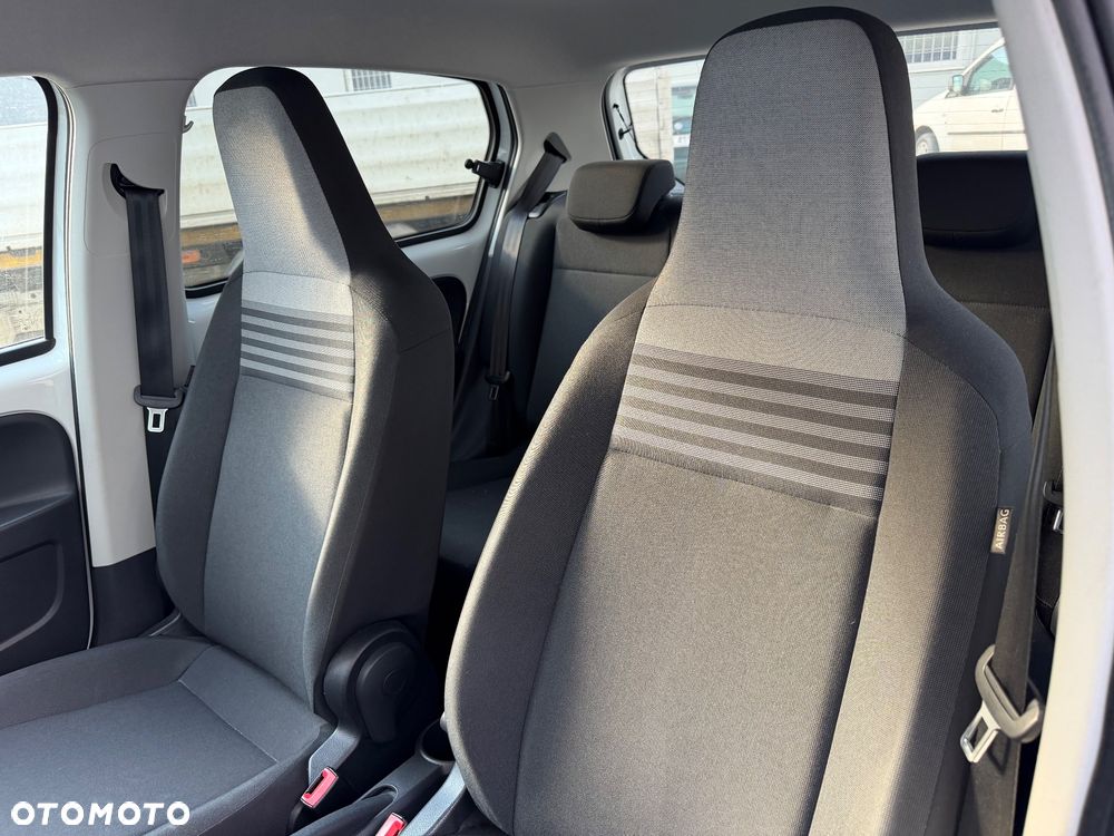 Volkswagen up! - 10