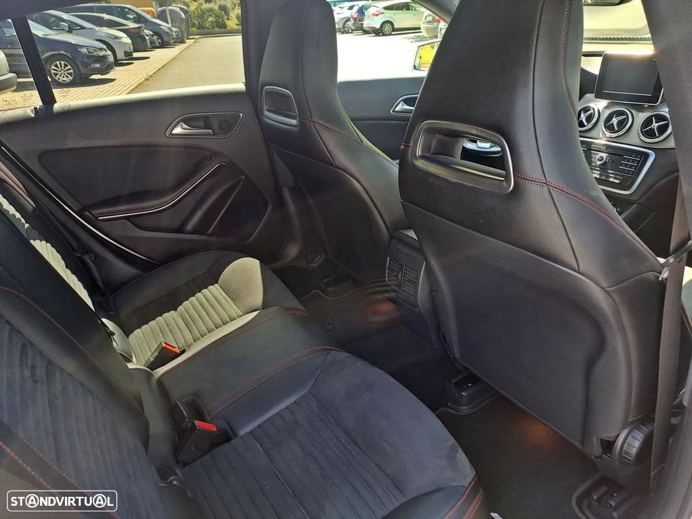 Mercedes-Benz CLA 180 d Shooting Brake AMG Line - 22