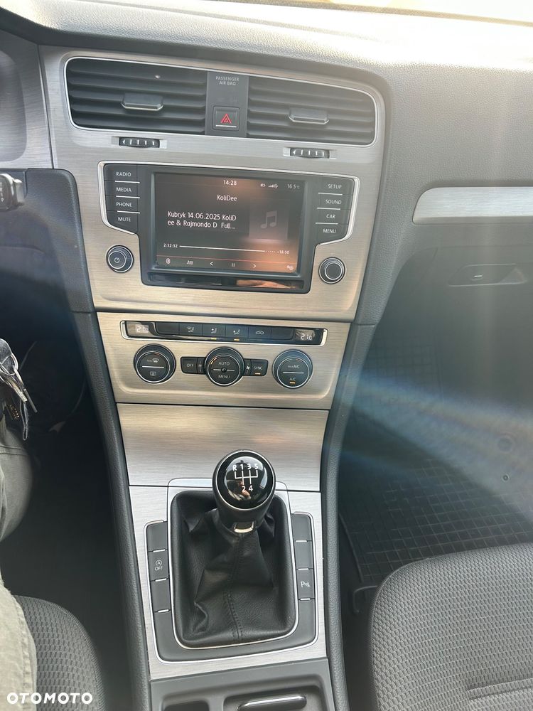 Volkswagen Golf 1.6 TDI BMT Comfortline - 19