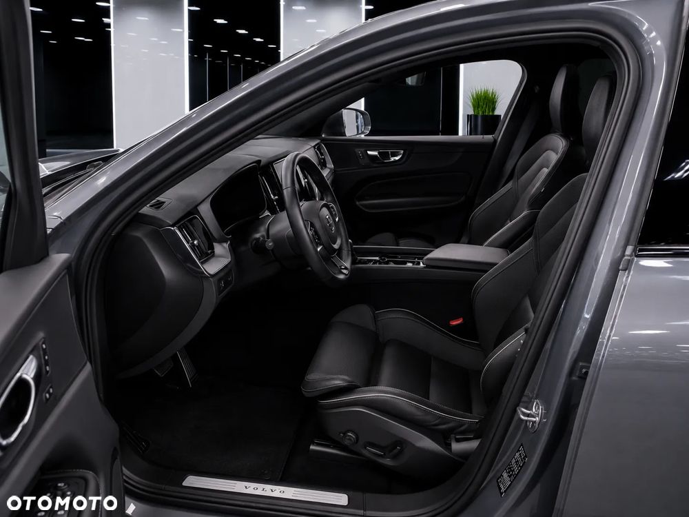 Volvo XC 60 B5 D AWD R-Design - 6