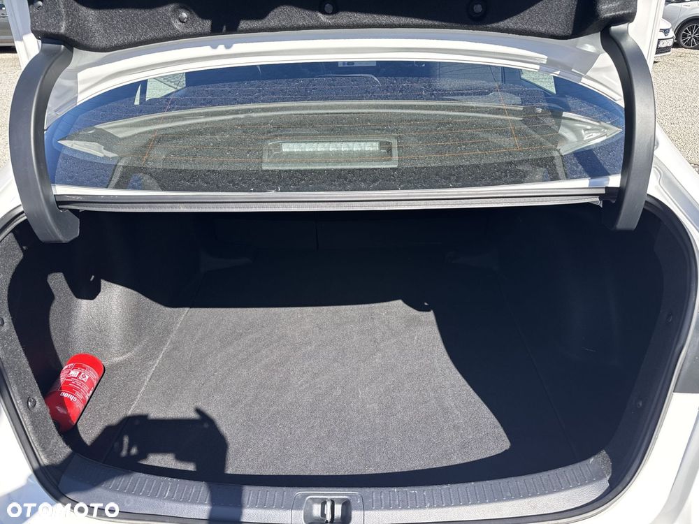 Toyota Corolla 1.8 Hybrid Comfort - 13
